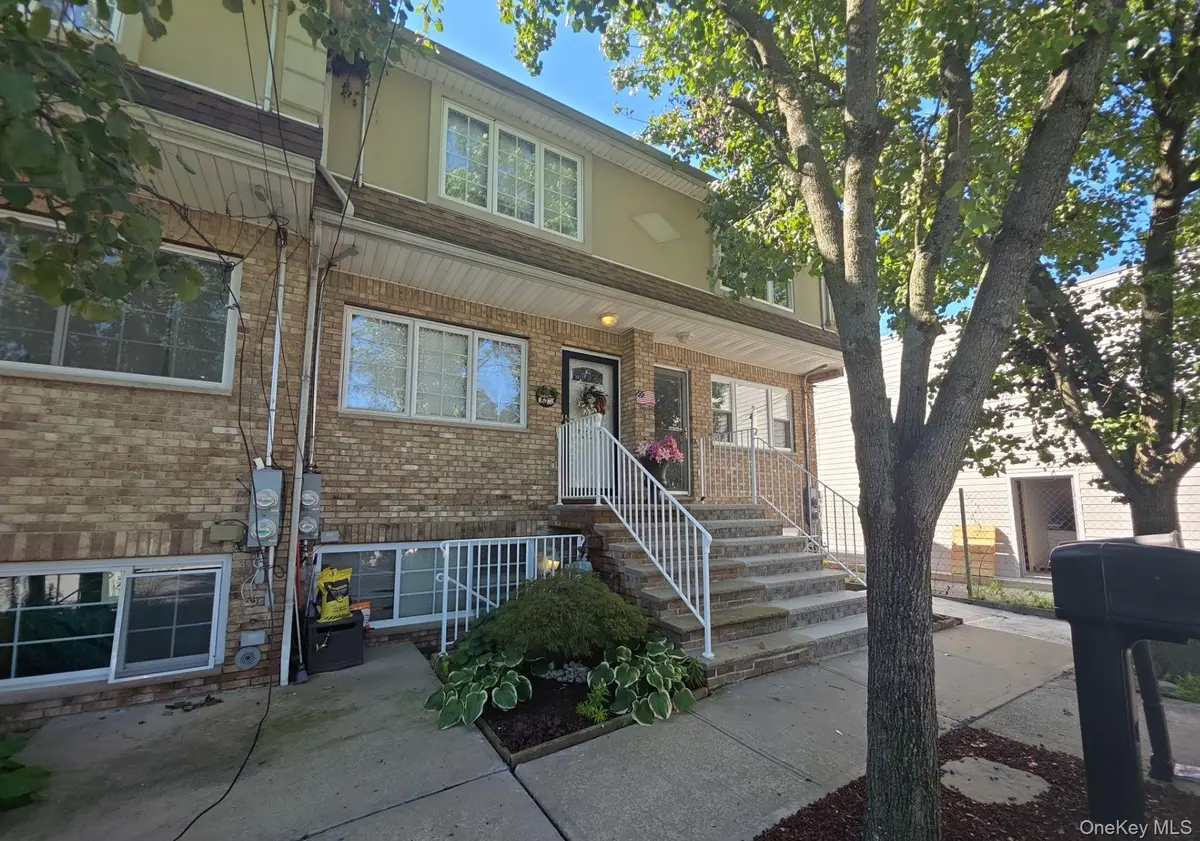 7306 Amboy RD, Staten Island, NY 10307