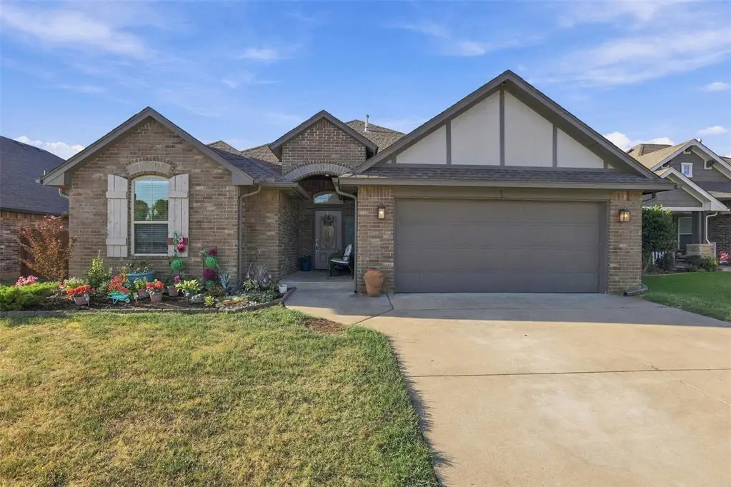 1728 W Blake WAY, Mustang, OK 73064