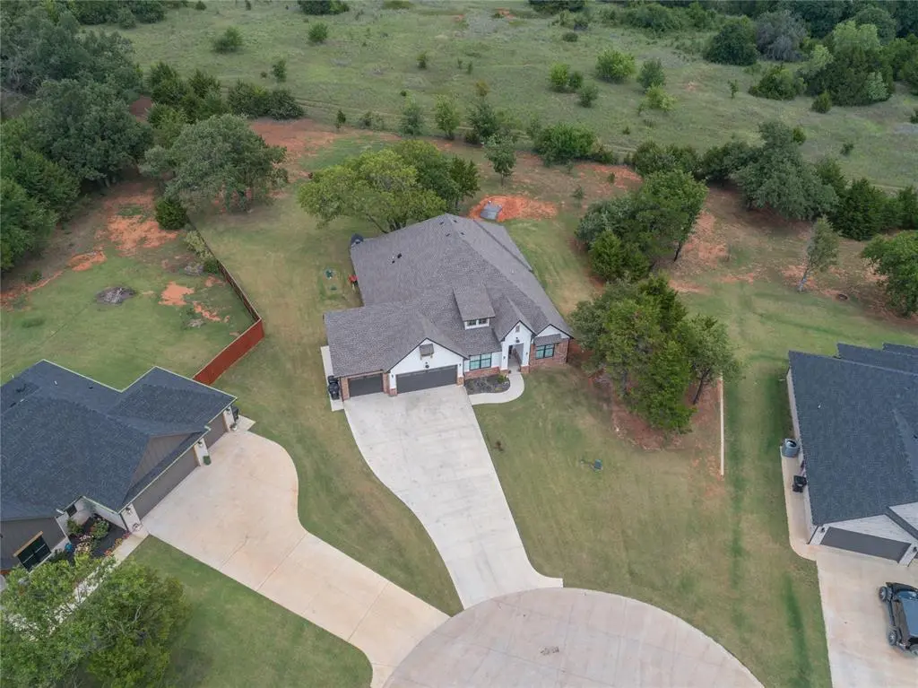 2408 Blackjack CT, Blanchard, OK 73010