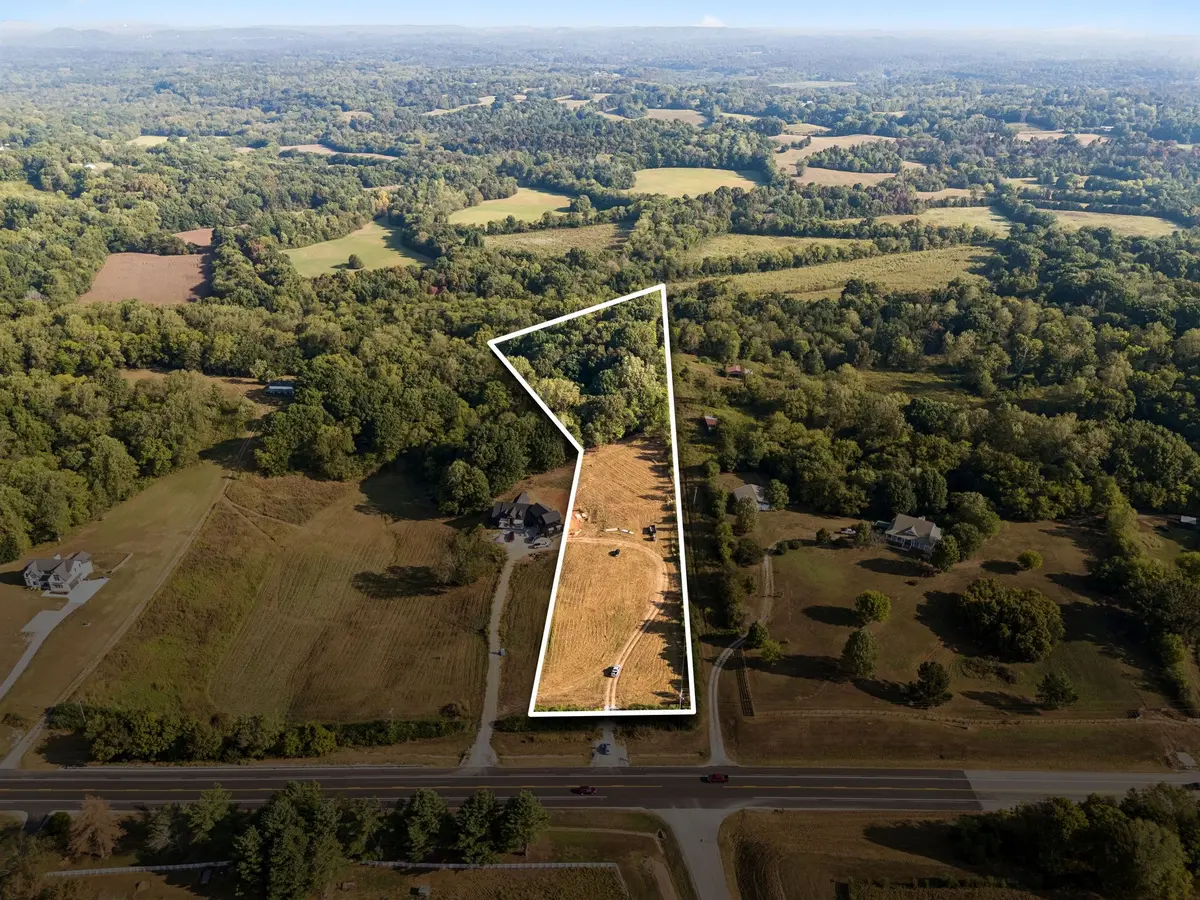 1929 New Lewisburg Hwy, Columbia, TN 38401