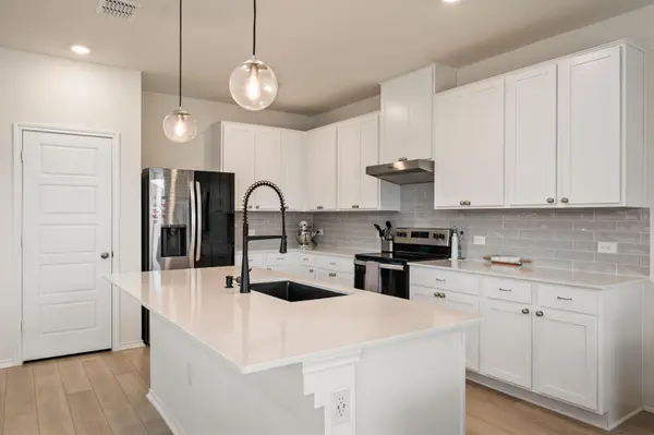 7805 House Finch DR, Austin, TX 78744