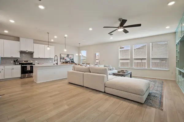 7805 House Finch DR, Austin, TX 78744
