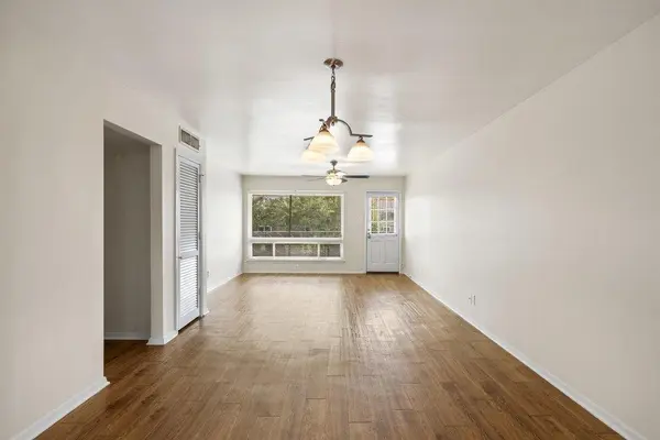 1210 Windsor RD #209, Austin, TX 78703