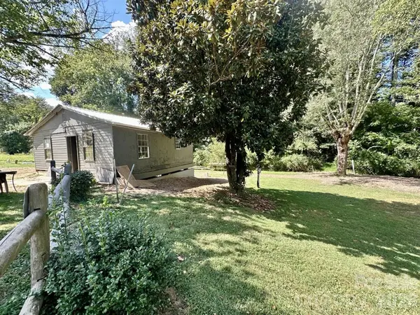 2063 Wilson RD, Asheville, NC 28806
