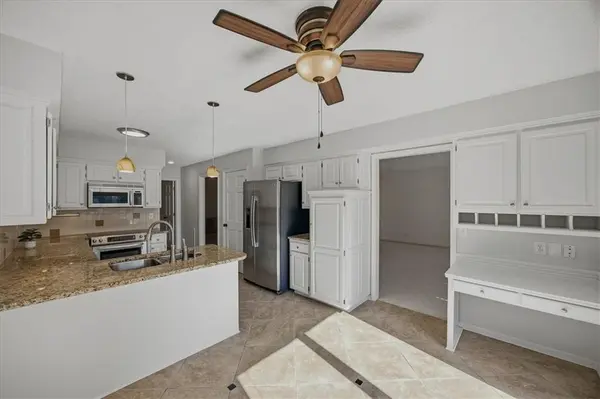 11919 Mackey ST, Overland Park, KS 66213