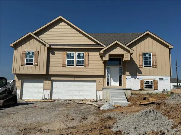 1038 Fir LN, Liberty, MO 64068