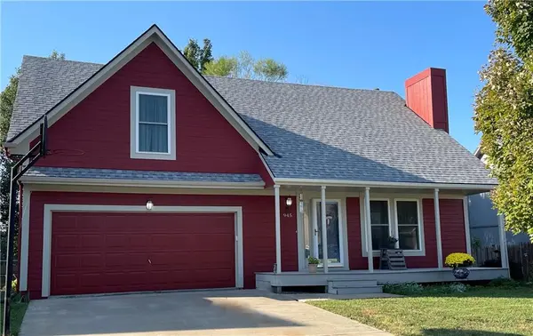 945 E Cottage Creek DR, Gardner, KS 66030