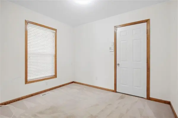 22808 E 28th Street CT, Blue Springs, MO 64015