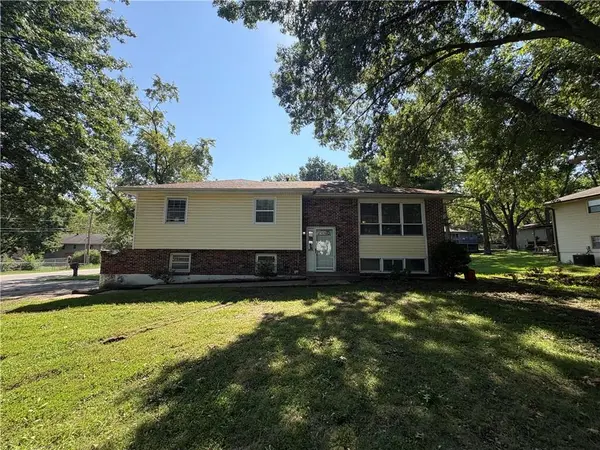 207 E 10th ST, Kearney, MO 6406