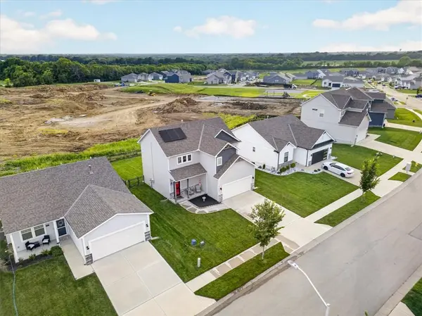 27403 E Cedar Grove DR, Lee's Summit, MO 64086