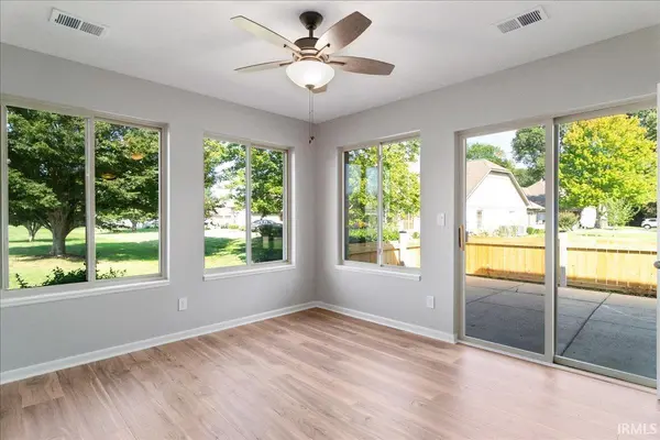 8103 Gate Way DR, Evansville, IN 47715