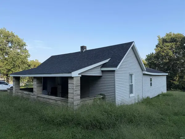 726 Heltonville RD, Bedford, IN 47421