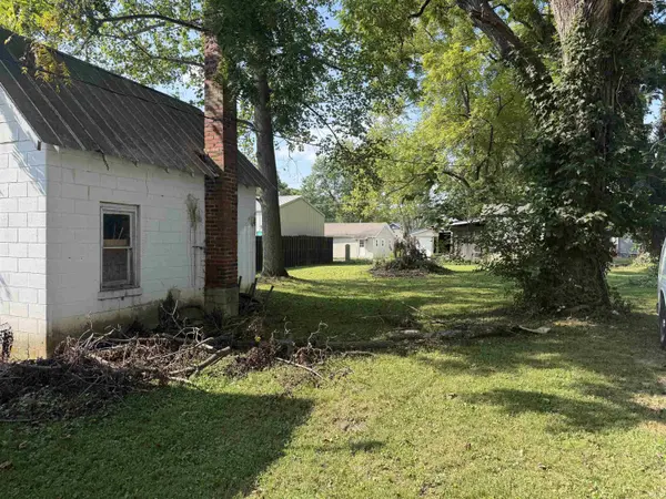 805 27th ST, Bedford, IN 47421
