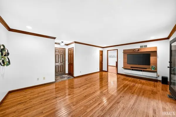 20787 Windrush CT, South Bend, IN 46614-5166