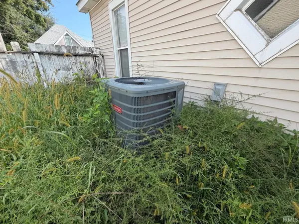 1602 9th ST, Bedford, IN 47421