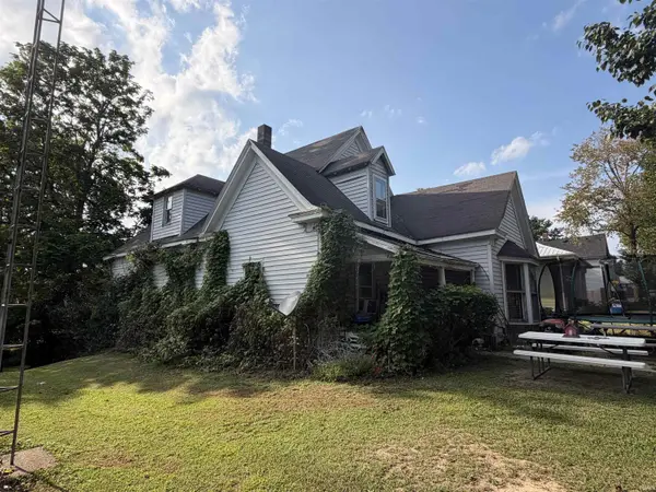 2127 H ST, Bedford, IN 47421