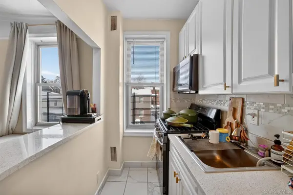 219 Bronx River Road #4N, Yonkers, NY 10704