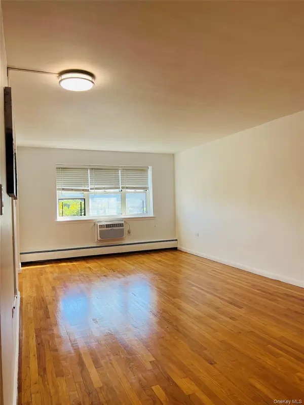 99-10 60th AVE #5-F, Corona, NY 11368