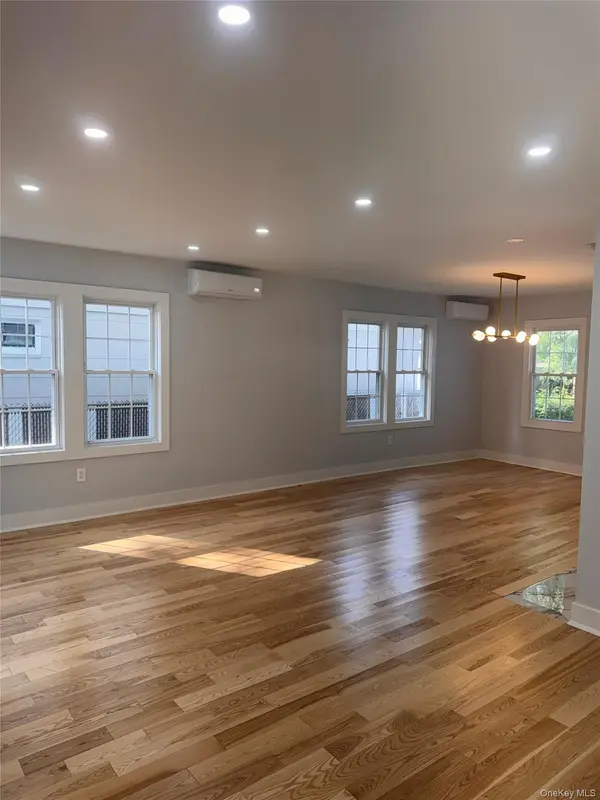 3426 209th ST, Bayside, NY 11361