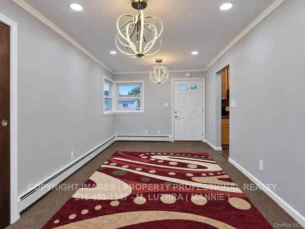 76-29 271 St., New Hyde Park, NY 11040