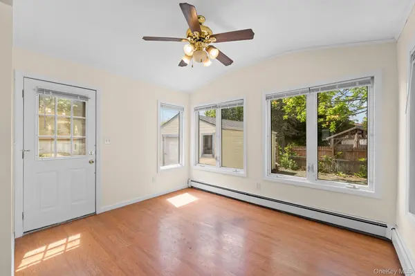 1 Lewis PL, Lynbrook, NY 11563