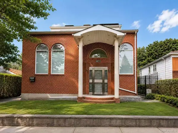 64-11 232nd ST, Oakland Gardens, NY 11364