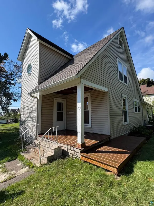 819 N 47th Ave E, Duluth, MN 55804