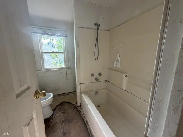 2129 H ST, Bedford, IN 47421