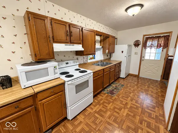 5498 E Main ST E, Avon, IN 46123