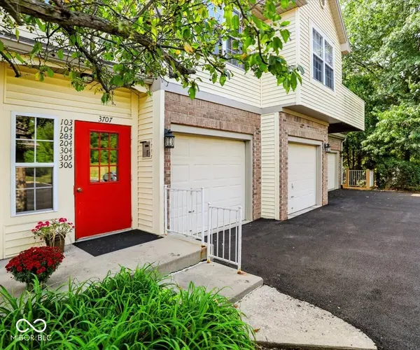3707 E Barrington DR #D204, Bloomington, IN 47408