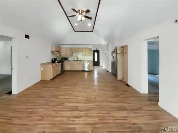 806 N 2nd ST, De Soto, MO 63020