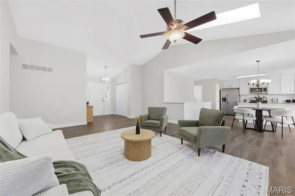 7 Town Cryer CT, O'fallon, MO 63366