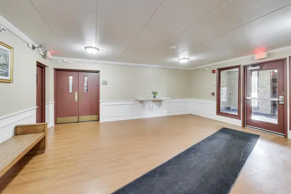 445 S Cleveland AVE #302, Arlington Heights, IL 60005