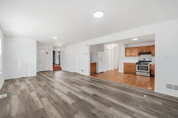 657 S Mcalister AVE, Waukegan, IL 60085