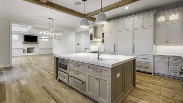 610 Sunset DR, Naperville, IL 60540