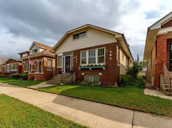 4947 W Deming PL, Chicago, IL 60639