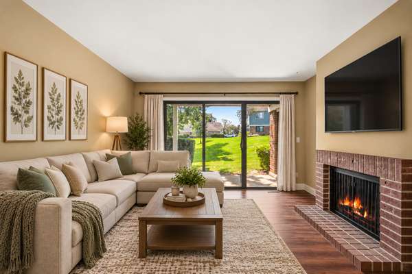 1547 7 Pines RD #D-1, Schaumburg, IL 60193