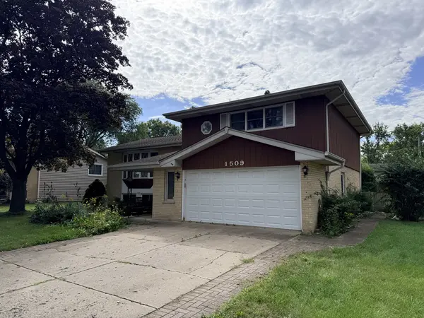 1509 E Thayer ST, Mount Prospect, IL 60056