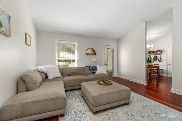 2330 Weatherford LN, Naperville, IL 60565