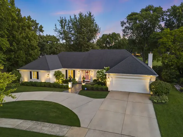 1010 Thunderbird LN, Naperville, IL 60563
