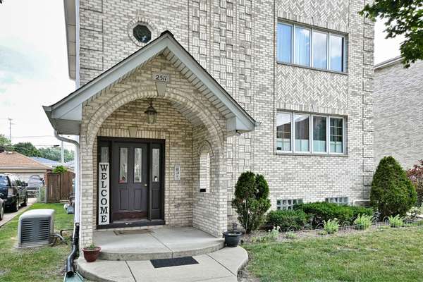 2511 N 74th AVE #3, Elmwood Park, IL 60707