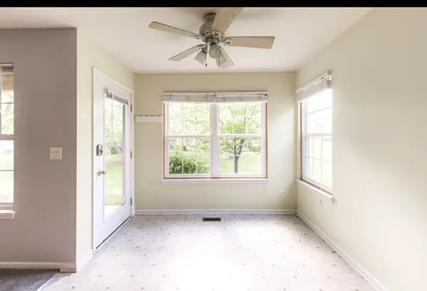 1202 N Red Oak CIR #2, Round Lake Beach, IL 60073