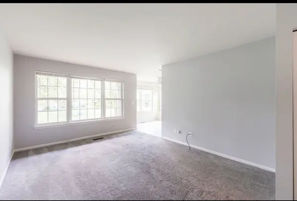 1202 N Red Oak CIR #2, Round Lake Beach, IL 60073