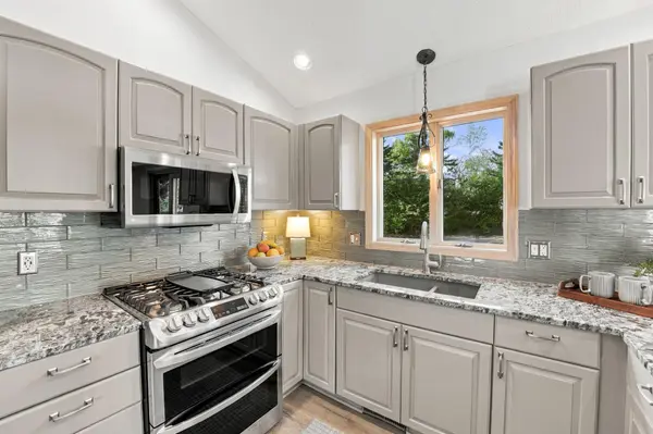 2330 Oak Glen CT, Stillwater, MN 55082