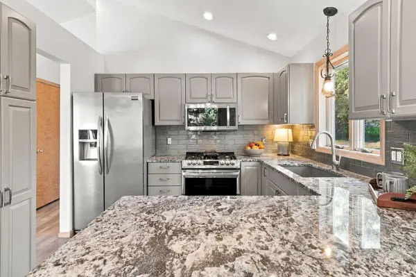 2330 Oak Glen CT, Stillwater, MN 55082