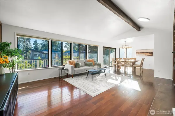 18001 NE 10th ST, Bellevue, WA 98008