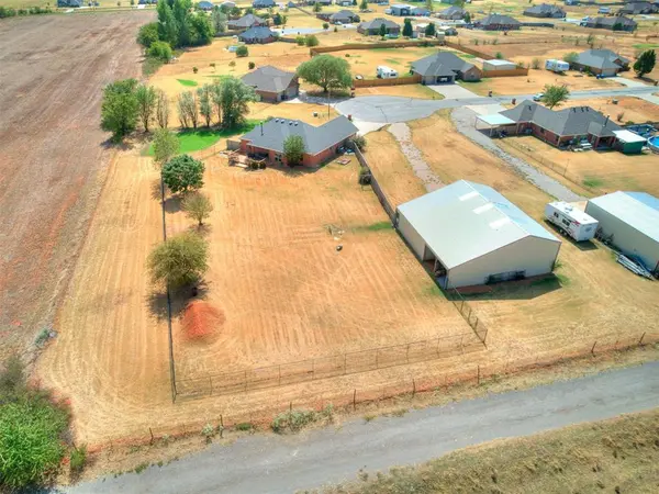 2024 County Road 1198 RD, Tuttle, OK 73089