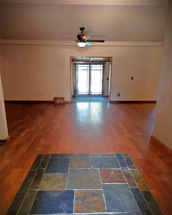 2517 W Olympic DR, Yukon, OK 73099