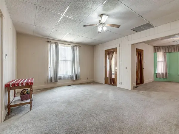 1114 E Noble AVE, Guthrie, OK 73044