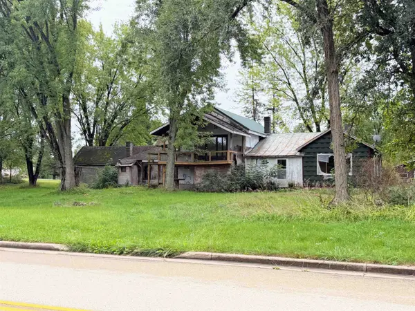 2306 LEDGE ST, Tigerton, WI 54486